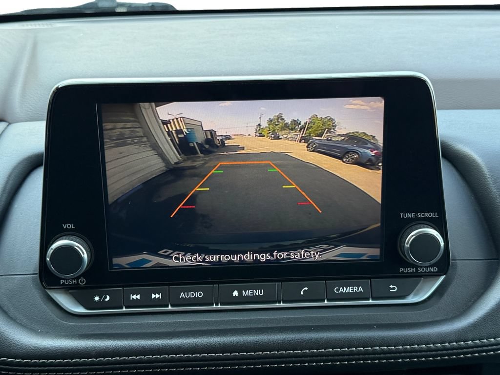 Used 2023 Nissan Rogue SV FWD image 15