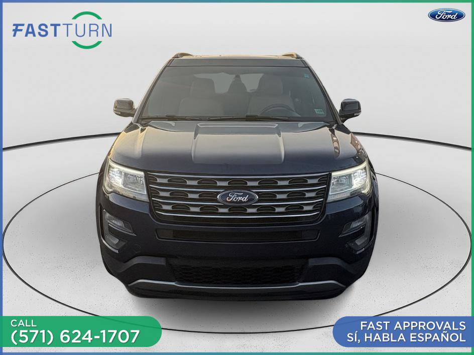 Used 2017 Ford Explorer XLT w/ Equipment Group 202A image 3