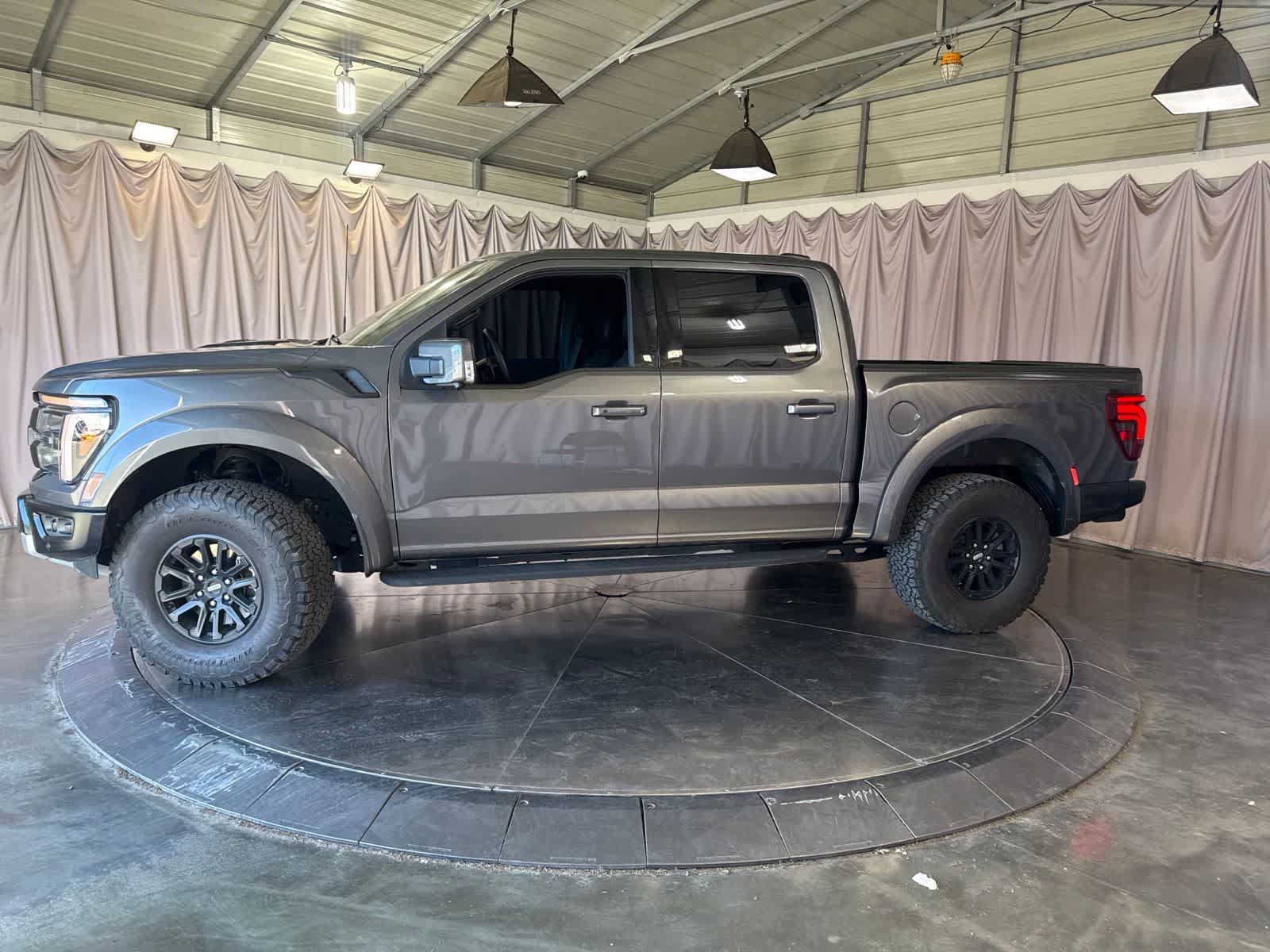 Used 2025 Ford F150 Raptor AWD/4WD image 8