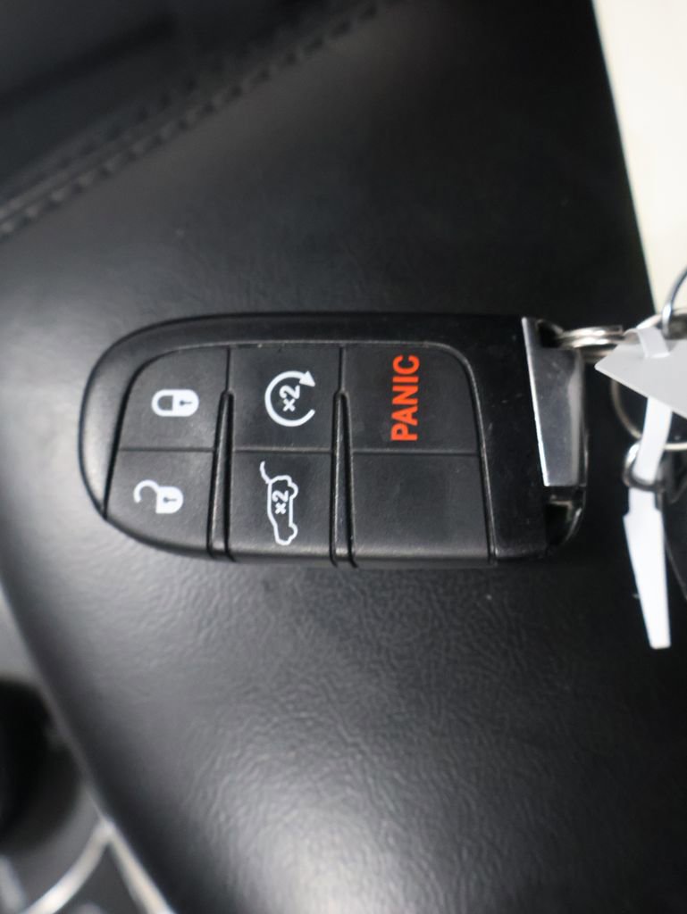 Used 2019 Jeep Grand Cherokee Limited image 25