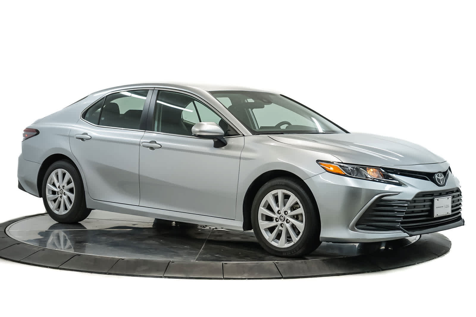 Used 2024 Toyota Camry LE FWD image 7