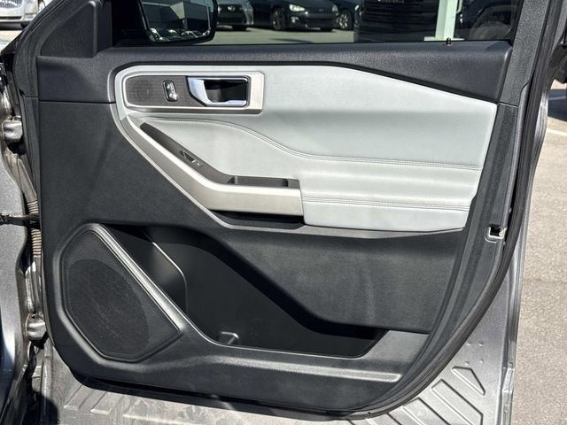 Used 2022 Ford Explorer XLT w/ Equipment Group 202A image 18