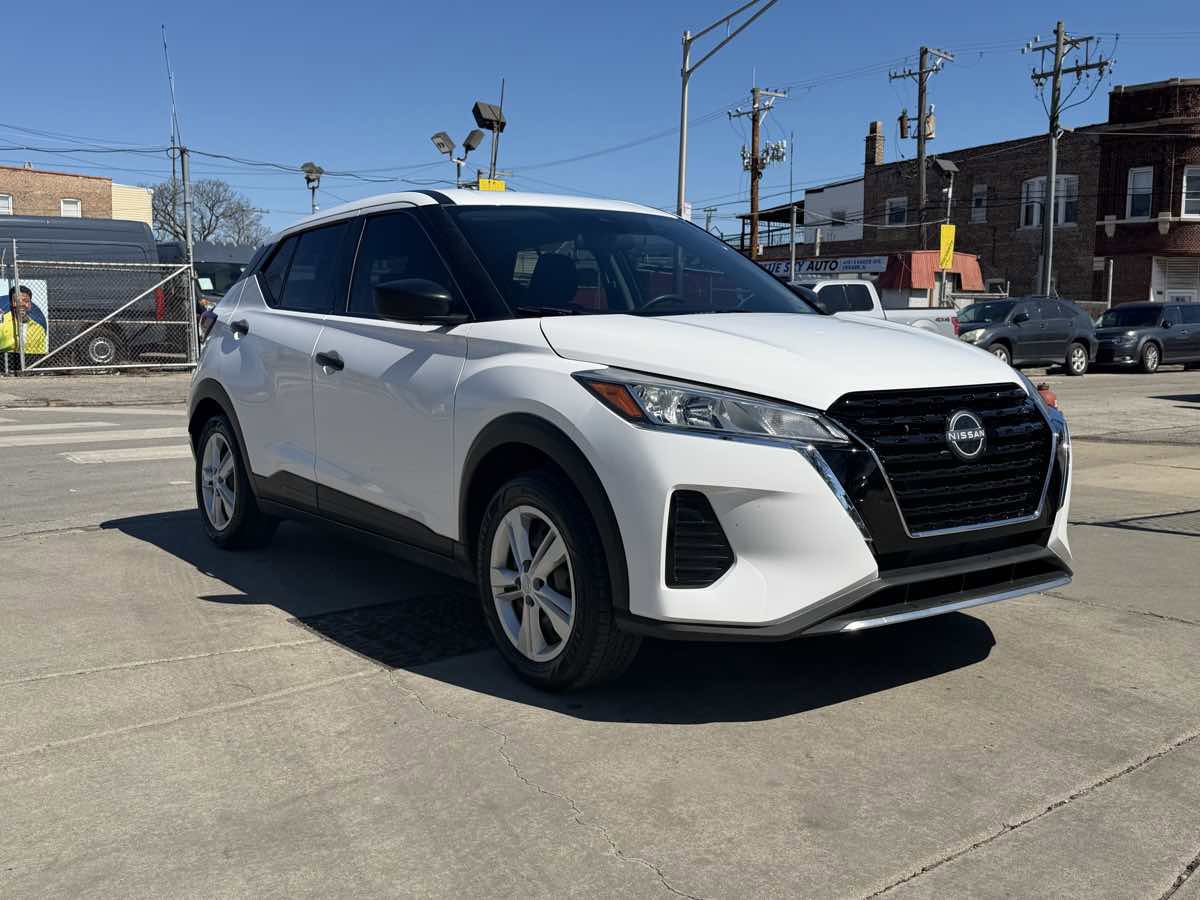 Used 2023 Nissan Kicks S FWD image 3