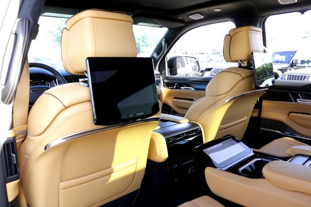 New 2026 Jeep Grand Wagoneer Summit AWD/4WD image 17