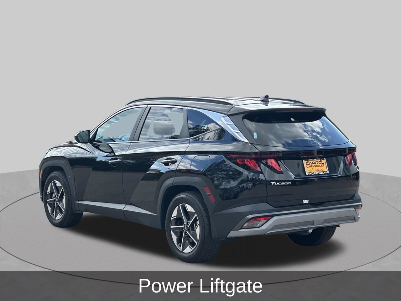 Used 2025 Hyundai Tucson SEL FWD image 3