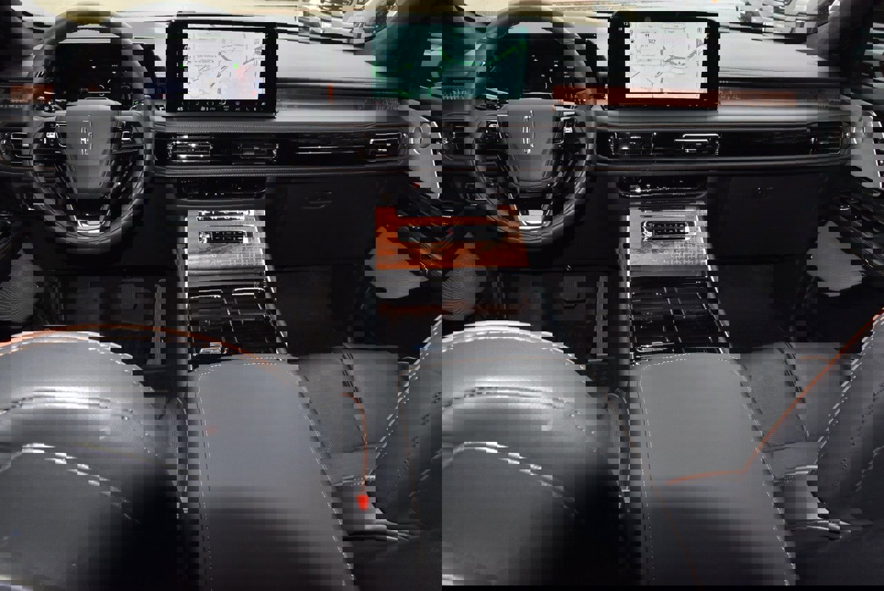 New 2026 Lincoln Aviator Black Label w/ Dynamic Handling Package image 17