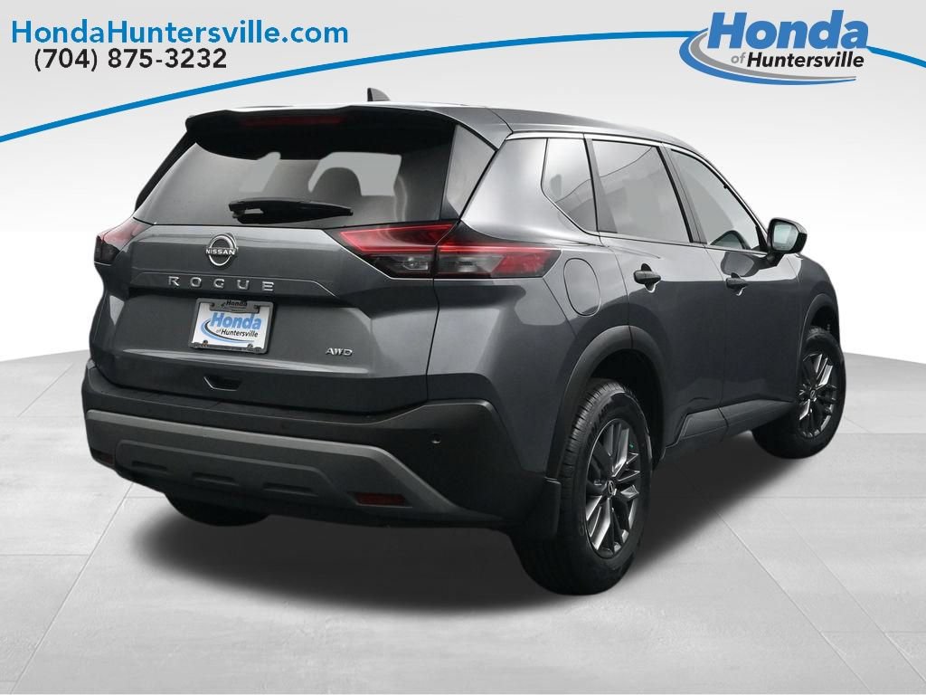 Used 2023 Nissan Rogue S AWD/4WD image 3