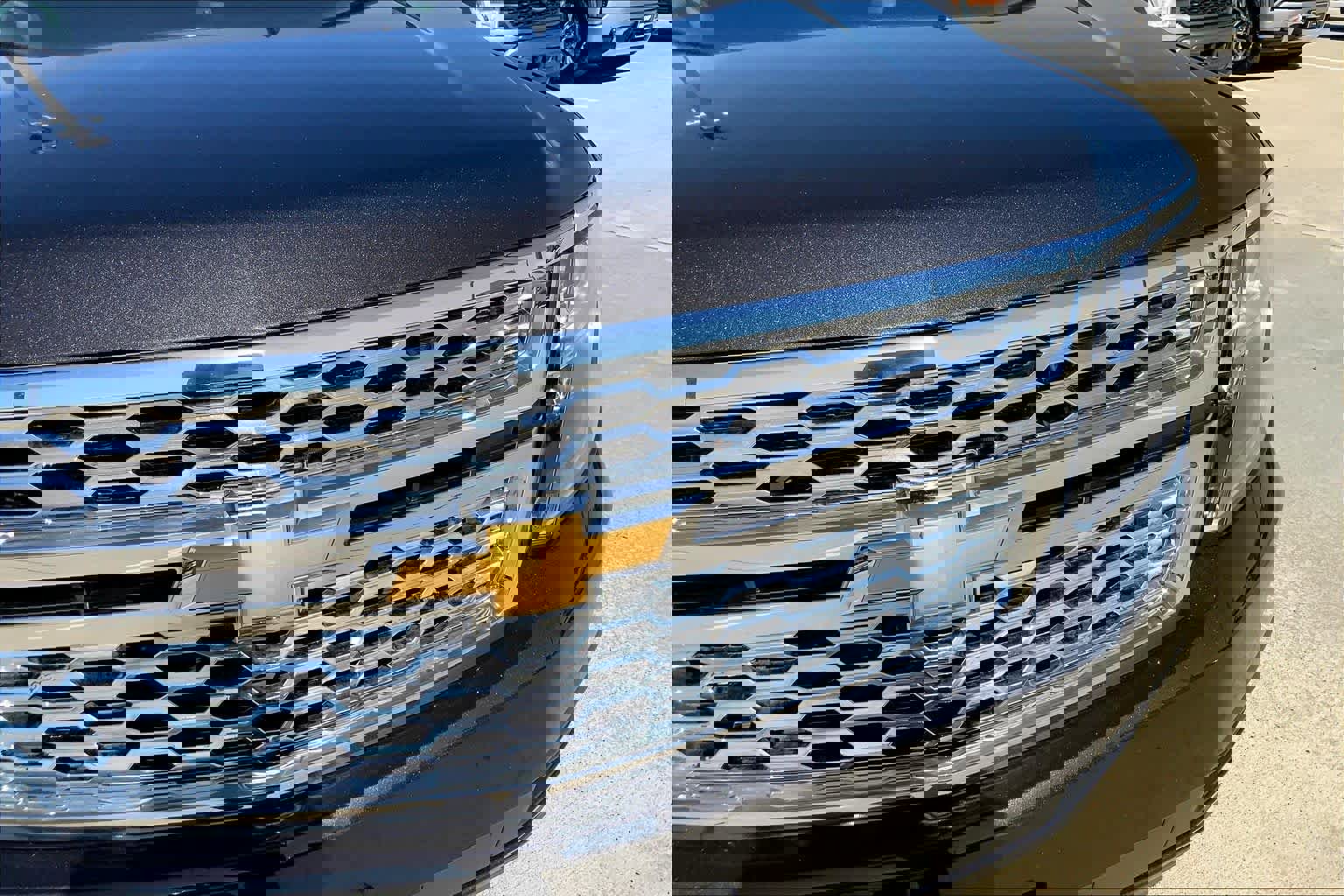 Used 2016 Chevrolet Suburban LT image 29