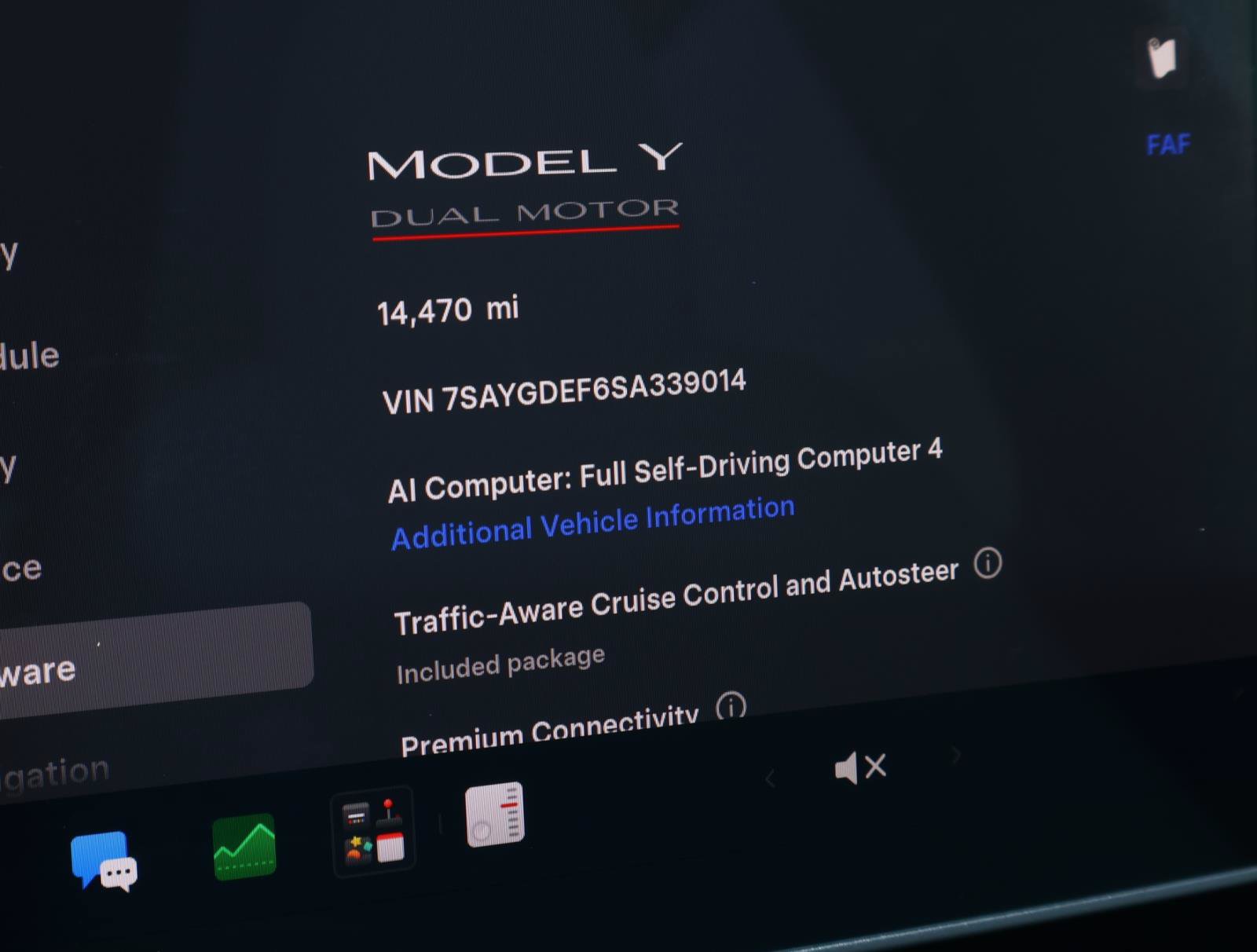 Used 2025 Tesla Model Y Performance AWD/4WD image 22
