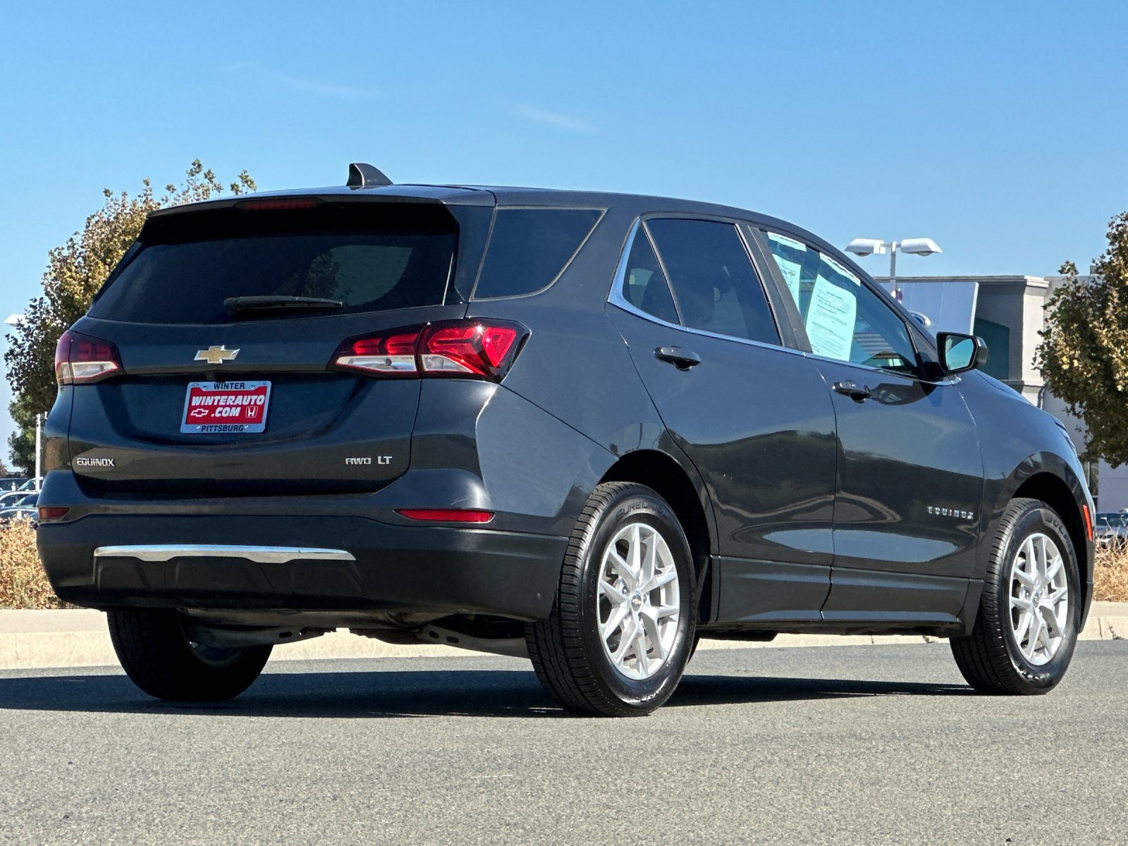 Used 2023 Chevrolet Equinox LT image 4
