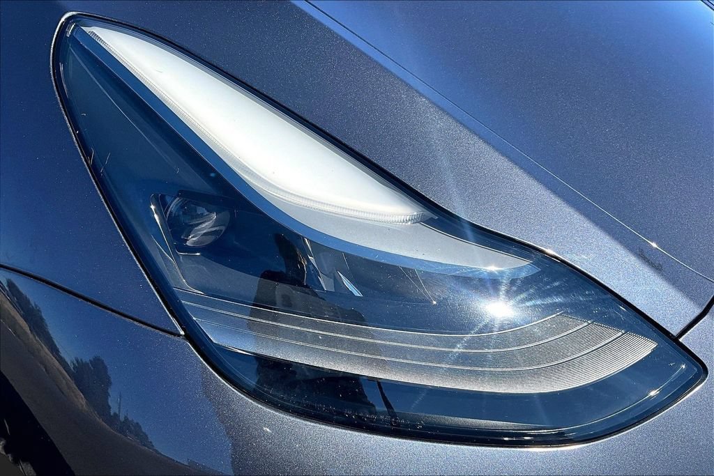 Used 2022 Tesla Model Y Performance AWD/4WD image 29