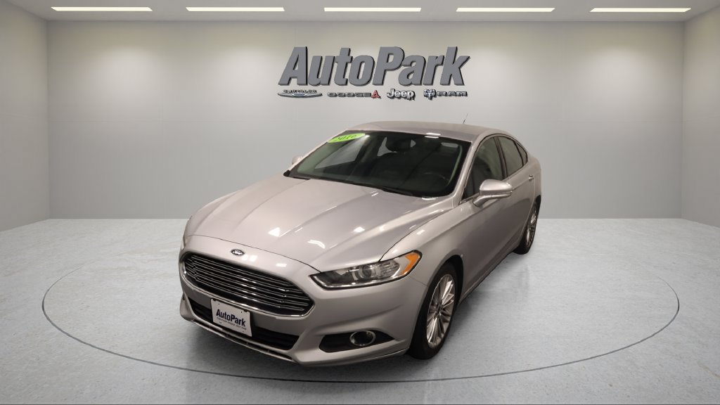 Used 2016 Ford Fusion SE w/ Equipment Group 202A FWD image 3