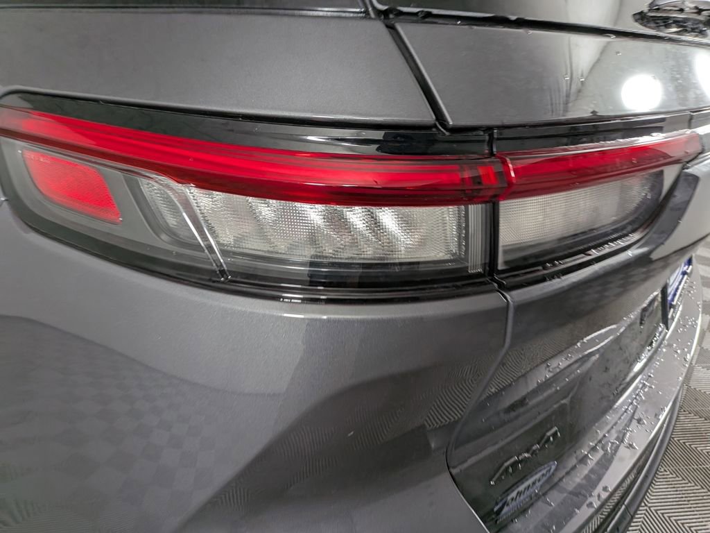 New 2025 Jeep Grand Cherokee Limited w/ Luxury Tech Group II image 13