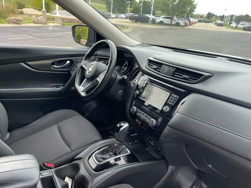 Used 2019 Nissan Rogue SV w/ Premium Package FWD image 7
