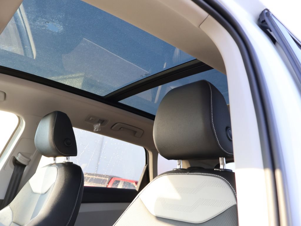 New 2026 Volkswagen Taos SEL AWD/4WD image 33