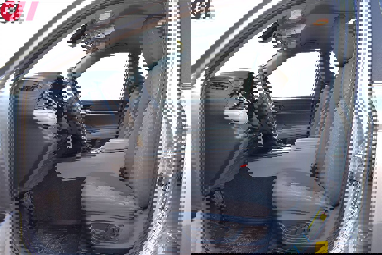 Used 2022 Toyota Camry LE AWD/4WD image 10