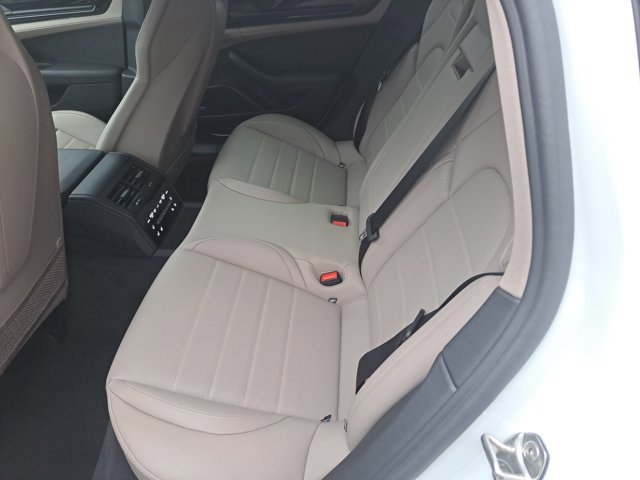 Certified 2025 Porsche Panamera 4 image 19