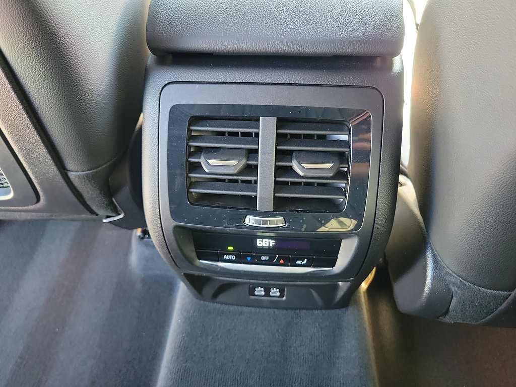 Used 2024 BMW X3 sDrive30i w/ Premium Package RWD image 13