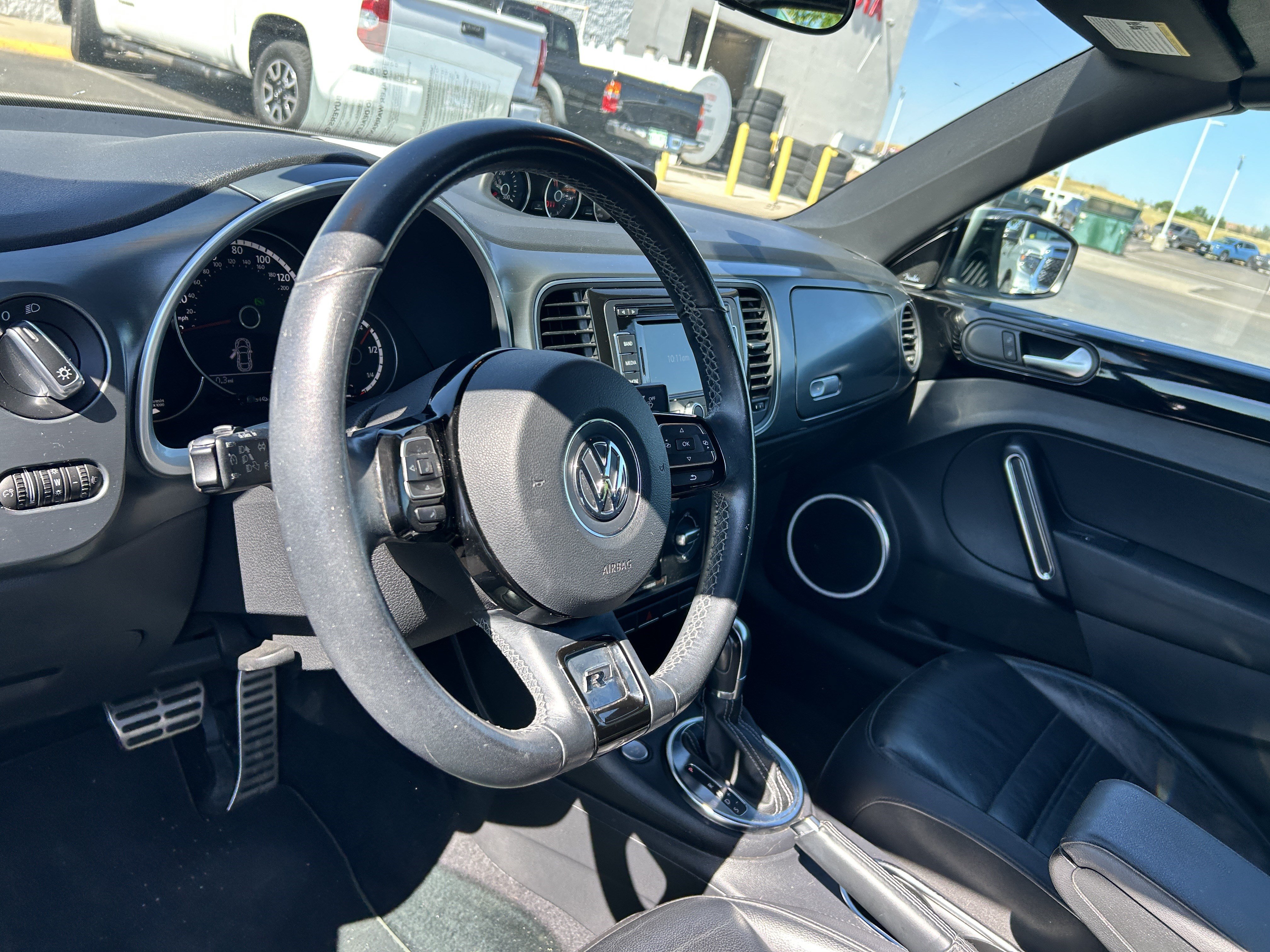 Used 2014 Volkswagen Beetle R-Line FWD image 10