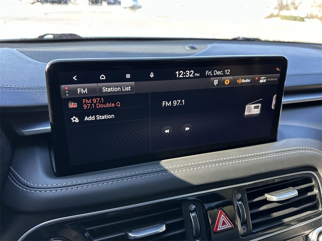 Used 2022 Genesis G70 2.0T w/ Prestige Package image 8