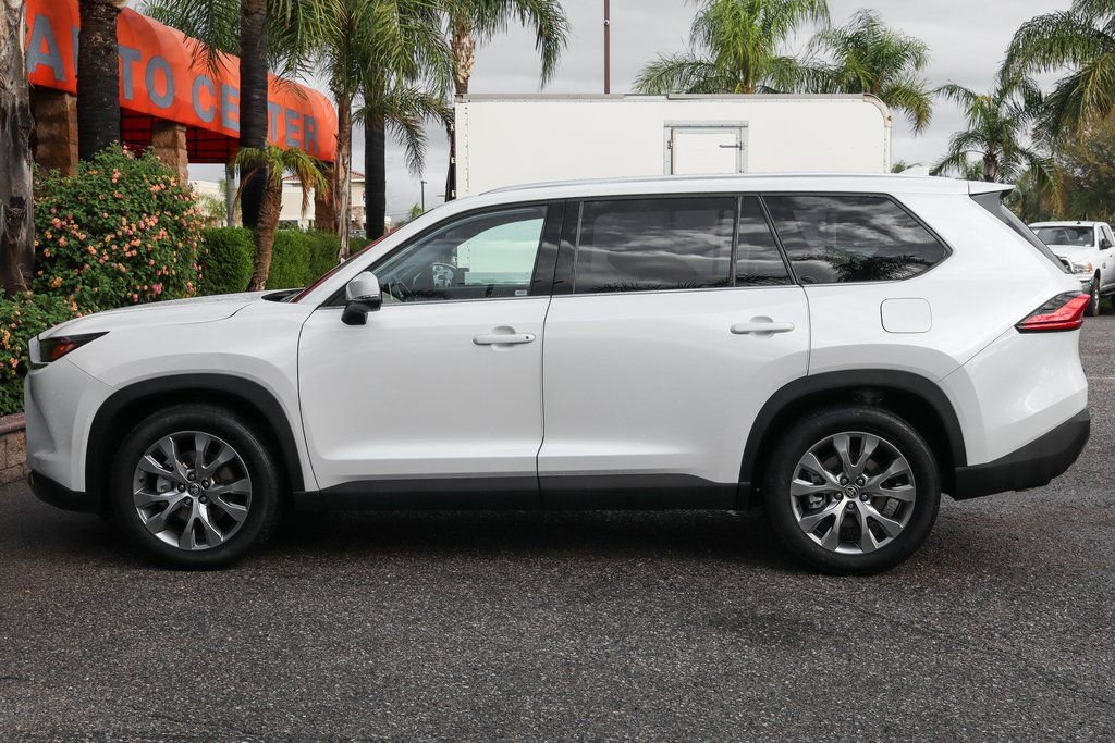 Used 2024 Toyota Grand Highlander Limited image 5