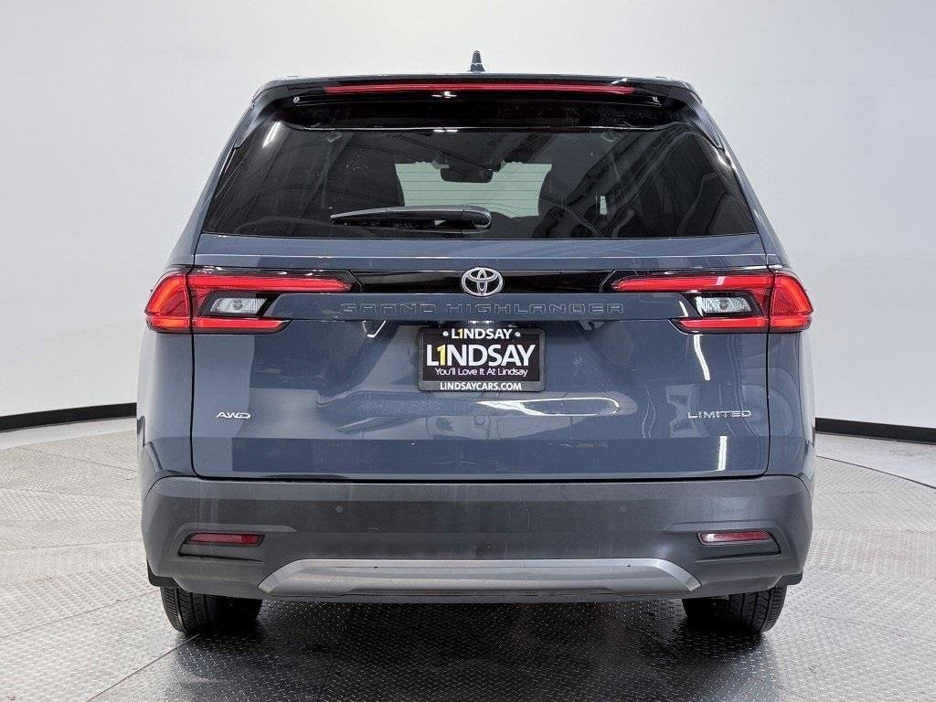 Used 2024 Toyota Grand Highlander Limited image 5
