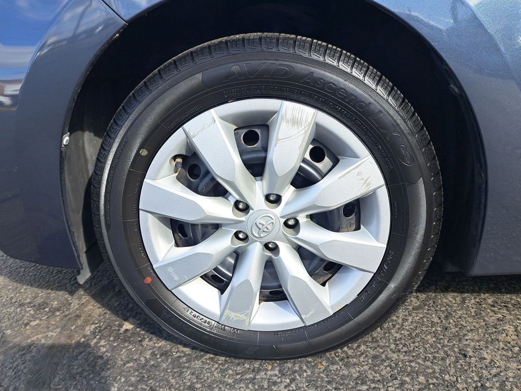 Used 2016 Toyota Corolla LE image 29
