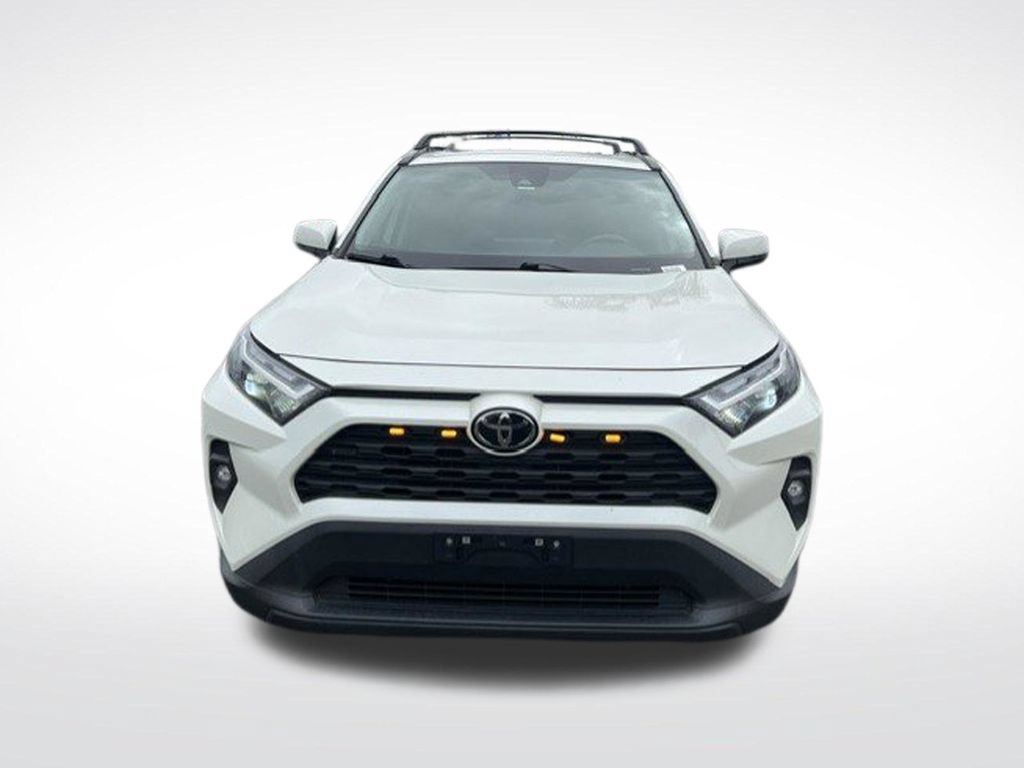 Used 2022 Toyota RAV4 XLE Premium FWD image 3
