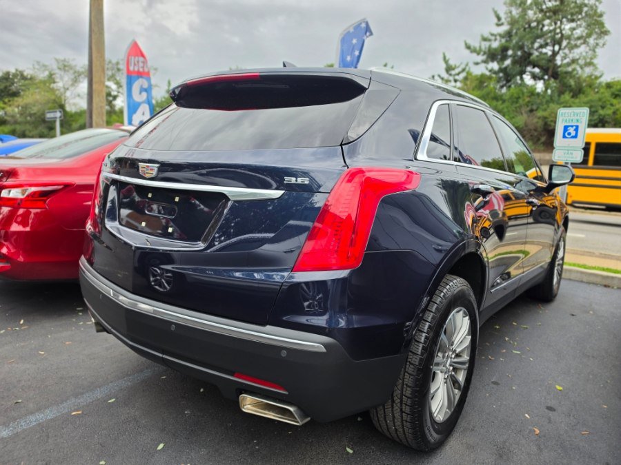 Used 2017 Cadillac XT5 Luxury w/ Driver Awareness Package FWD image 3