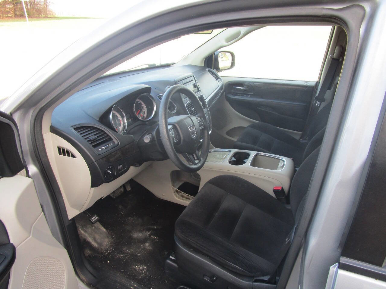 Used 2016 Dodge Grand Caravan SXT image 10