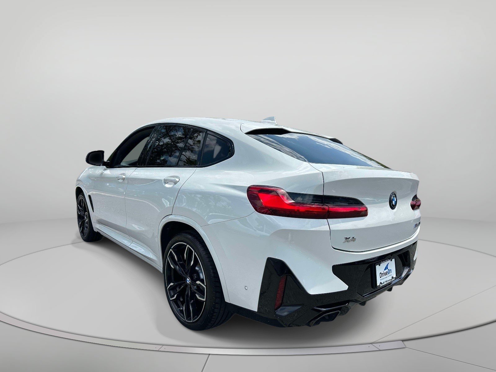 Used 2024 BMW X4 M40i w/ Premium Package AWD/4WD image 3