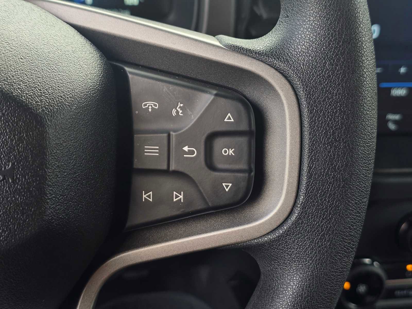 Used 2025 Ford Bronco Base image 32