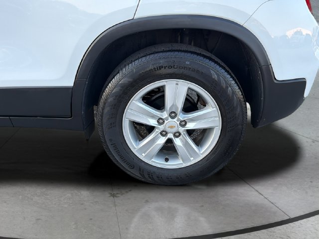 Certified 2020 Chevrolet Trax LT w/ LT Convenience Package FWD image 31