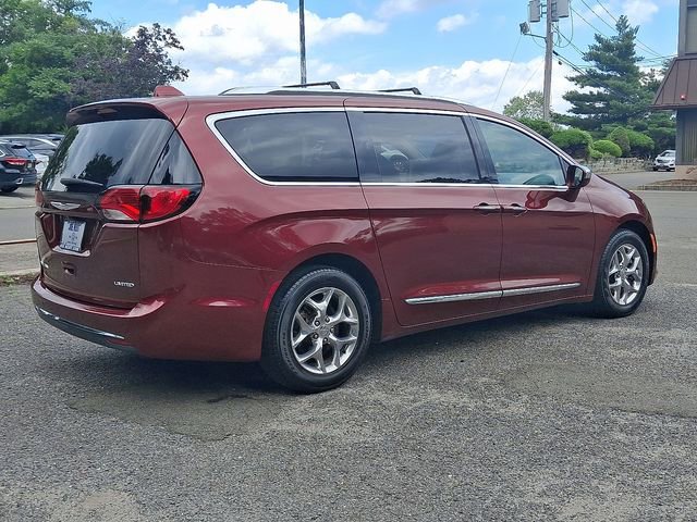 Used 2017 Chrysler Pacifica Limited image 11