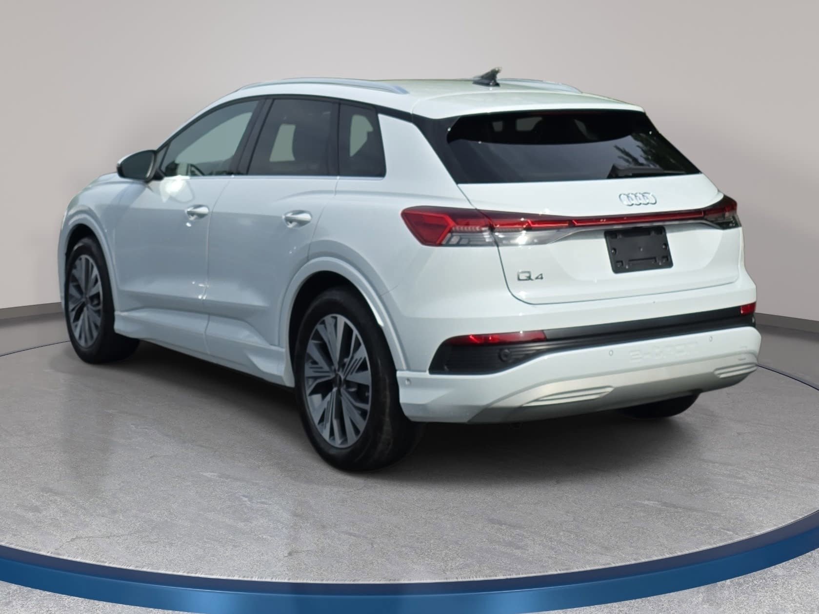 Used 2023 Audi Q4 e-tron Premium Plus w/ Premium Plus RWD image 7