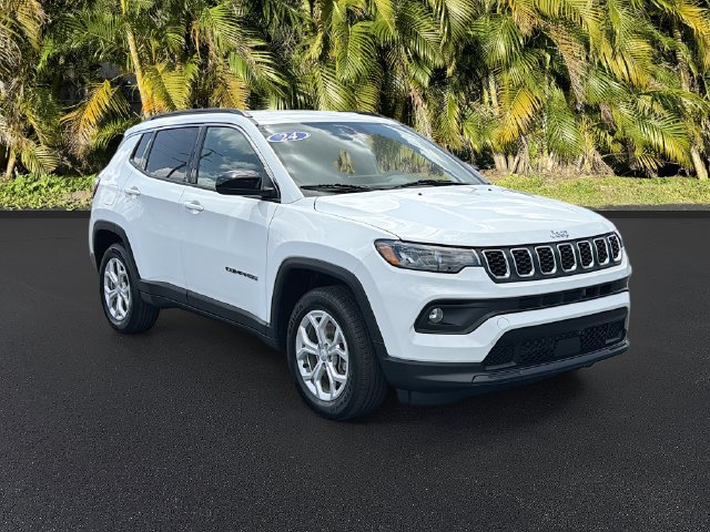 Used 2024 Jeep Compass Latitude AWD/4WD image 2