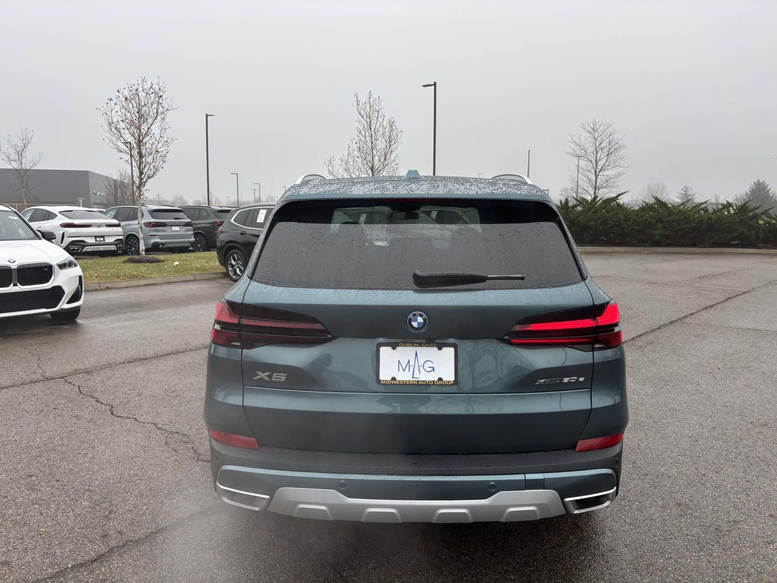 New 2026 BMW X5 xDrive50e w/ Premium Package AWD/4WD image 6
