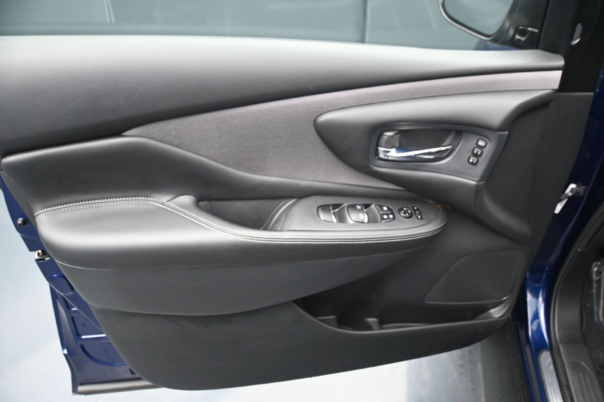 Used 2020 Nissan Murano SL w/ Moonroof Package AWD/4WD image 18