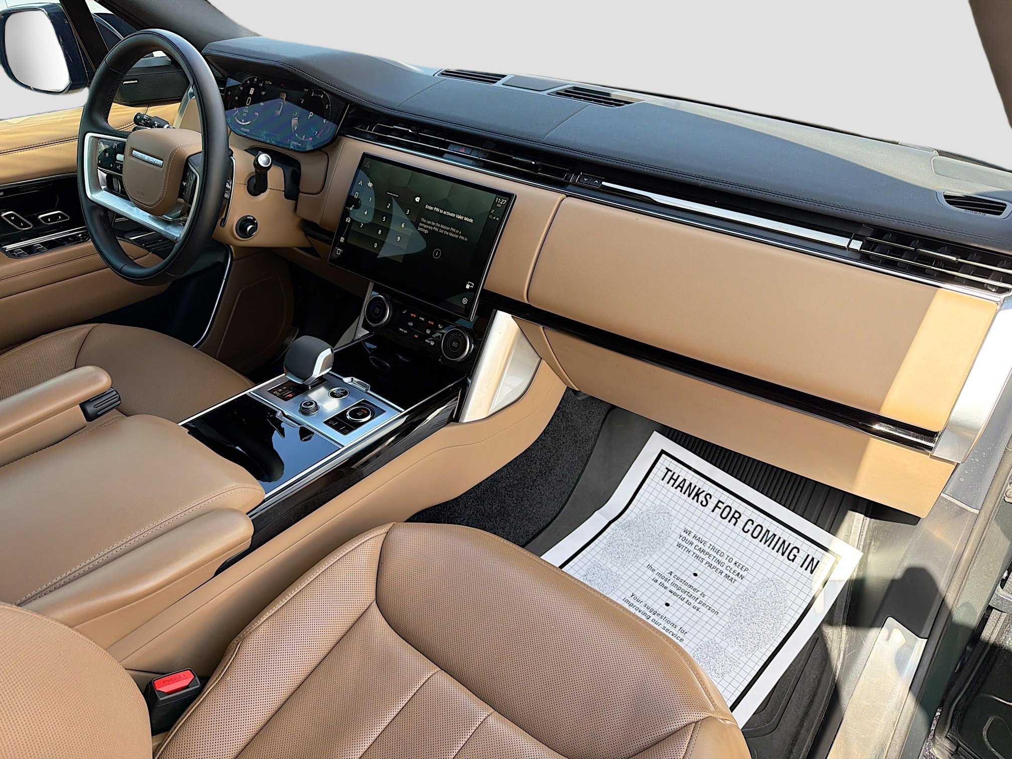 Used 2023 Land Rover Range Rover Long Wheelbase SE image 14