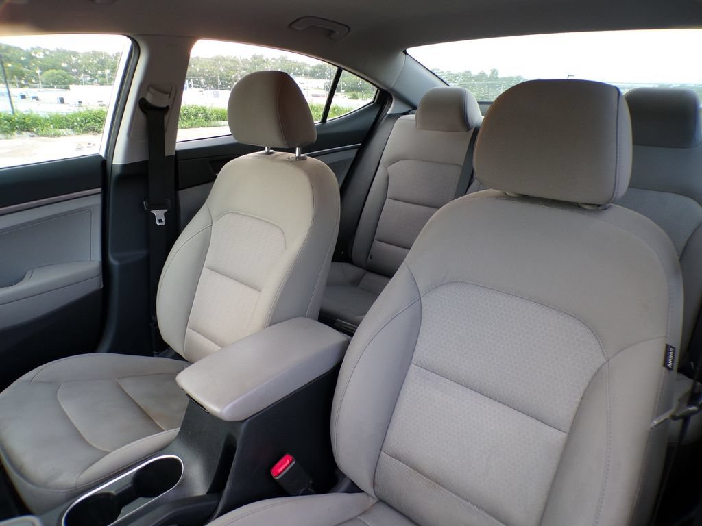 Used 2017 Hyundai Elantra SE FWD image 11