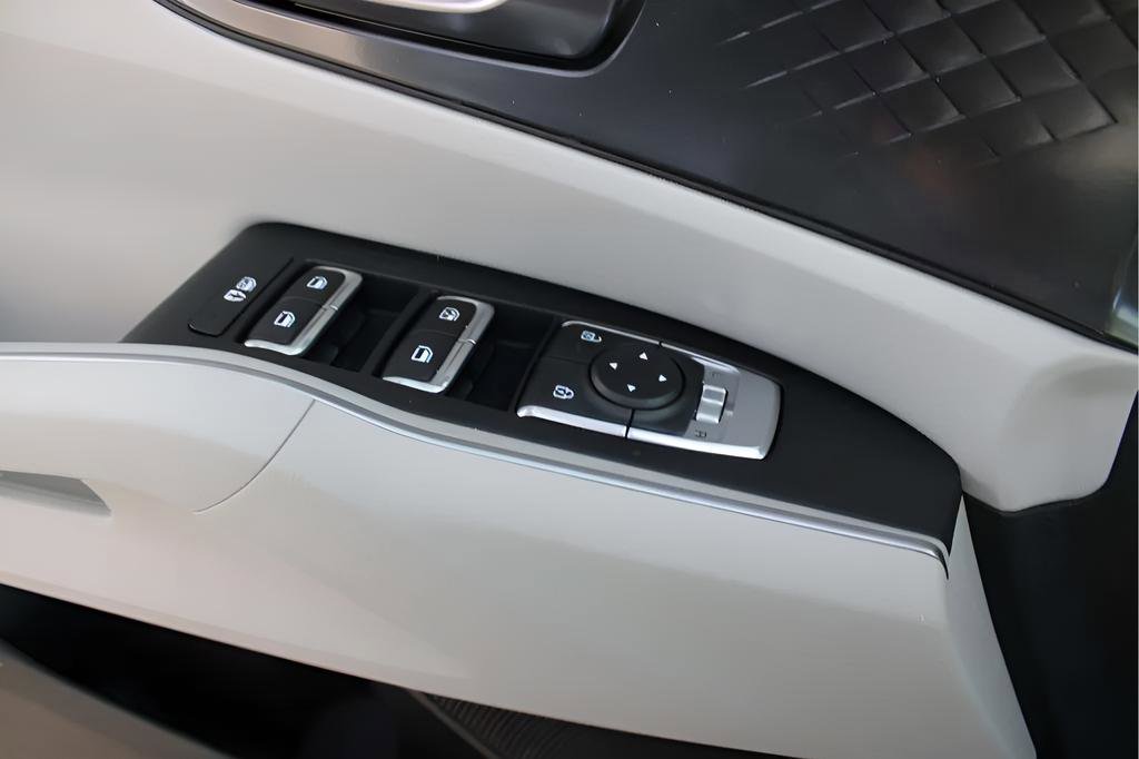 New 2025 Kia Sorento S w/ Panoramic Sunroof Package image 30