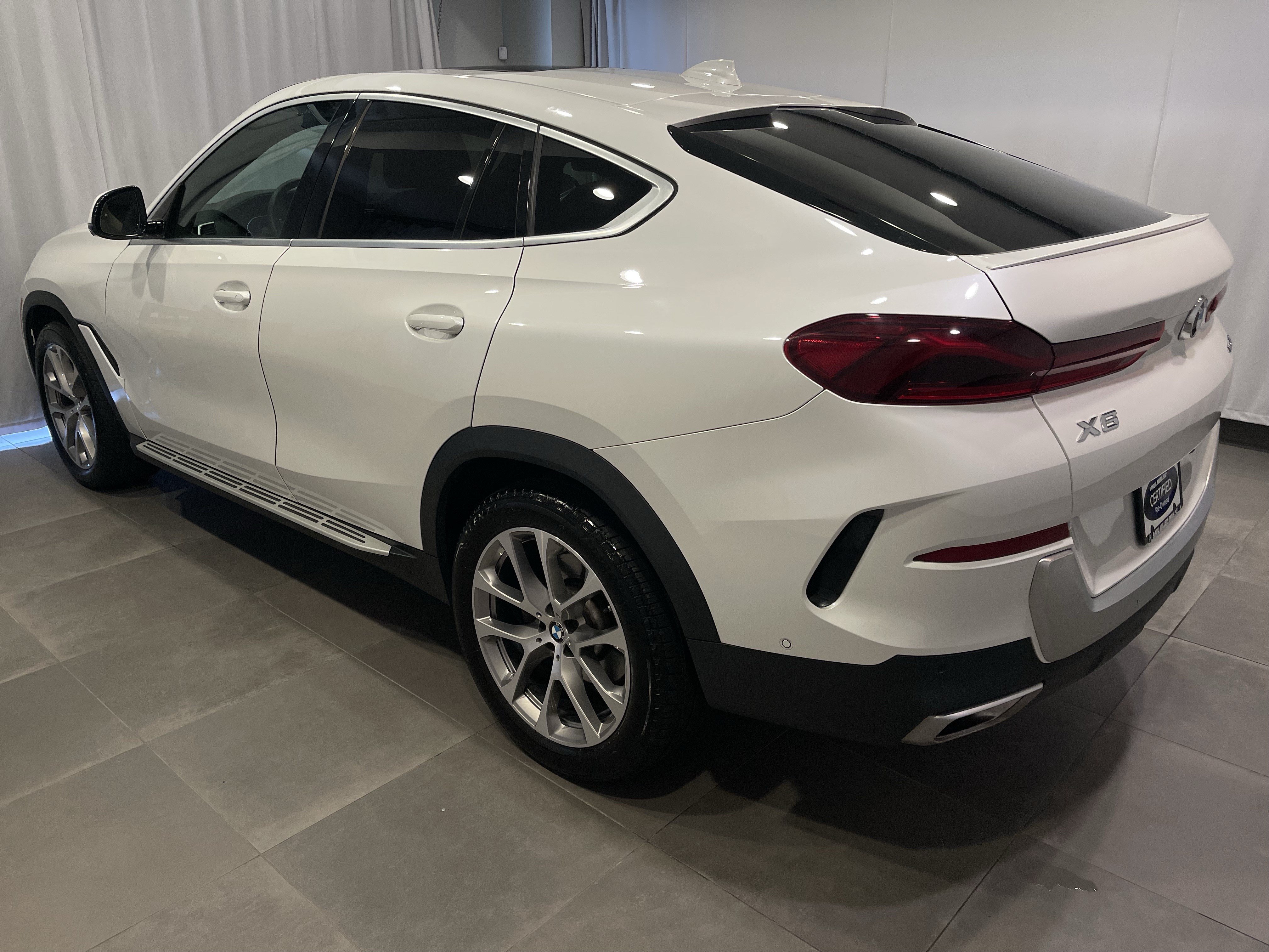 Used 2022 BMW X6 xDrive40i w/ Premium Package AWD/4WD image 4