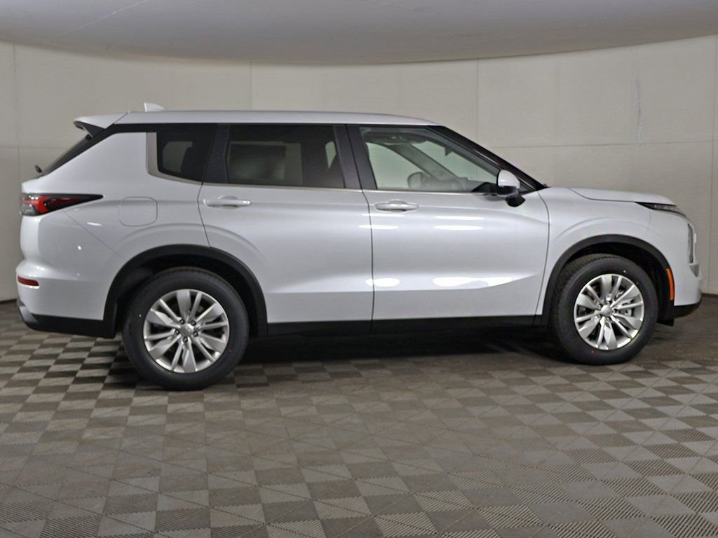 New 2026 Mitsubishi Outlander ES AWD/4WD image 18