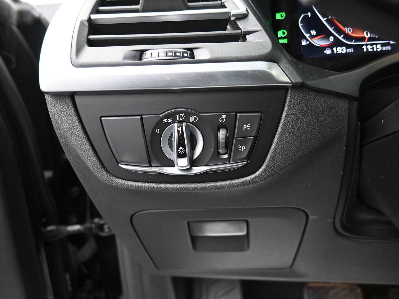 Used 2023 BMW X4 xDrive30i image 10