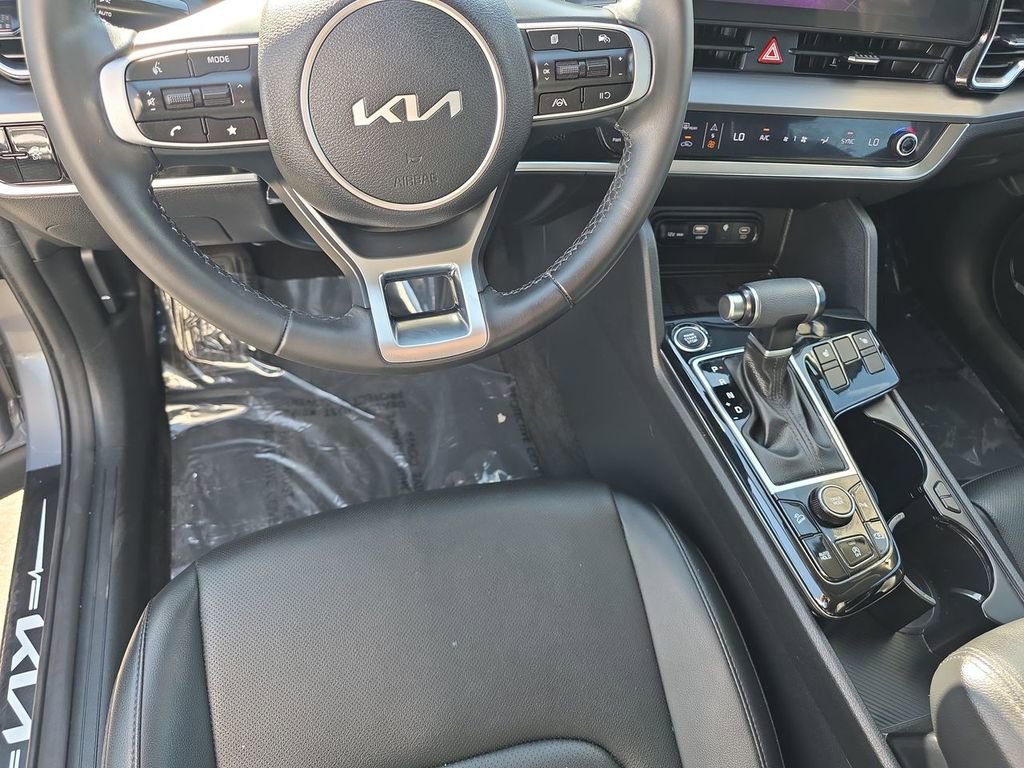 Used 2024 Kia Sportage EX FWD image 11