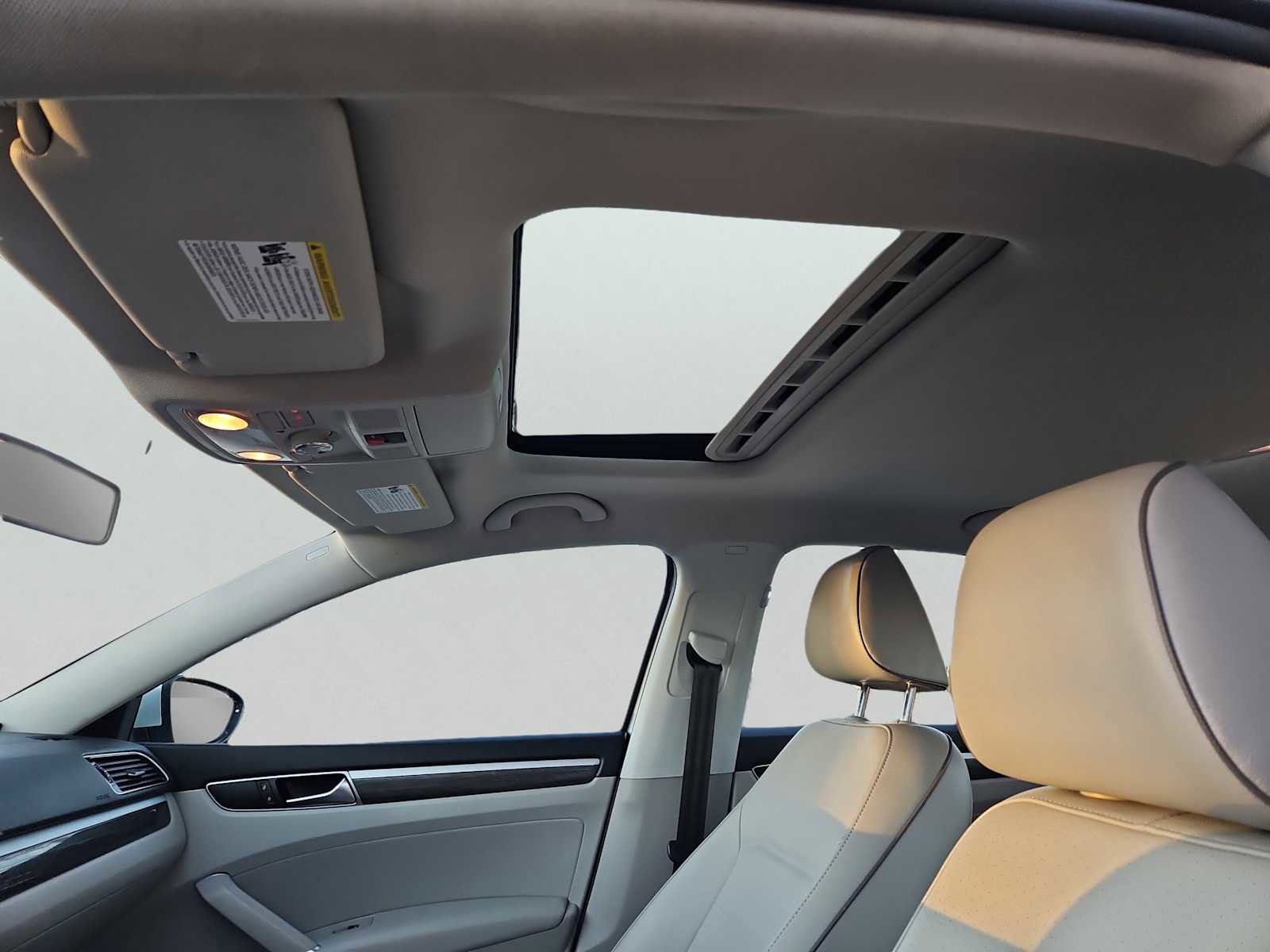 Used 2018 Volkswagen Passat 2.0T SE image 15