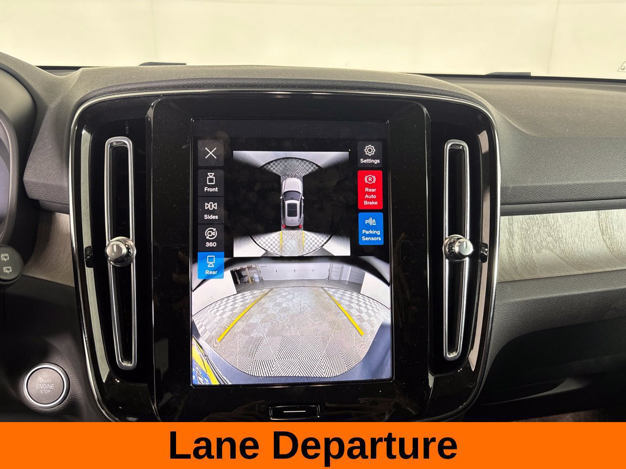 Used 2026 Volvo XC40 B5 Plus AWD/4WD image 19