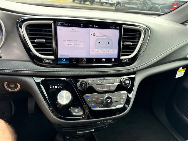 New 2025 Chrysler Pacifica Select image 20