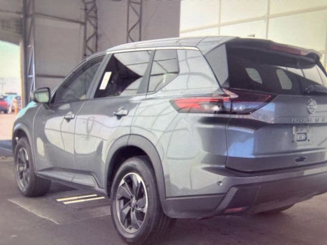 Certified 2025 Nissan Rogue SV AWD/4WD image 10