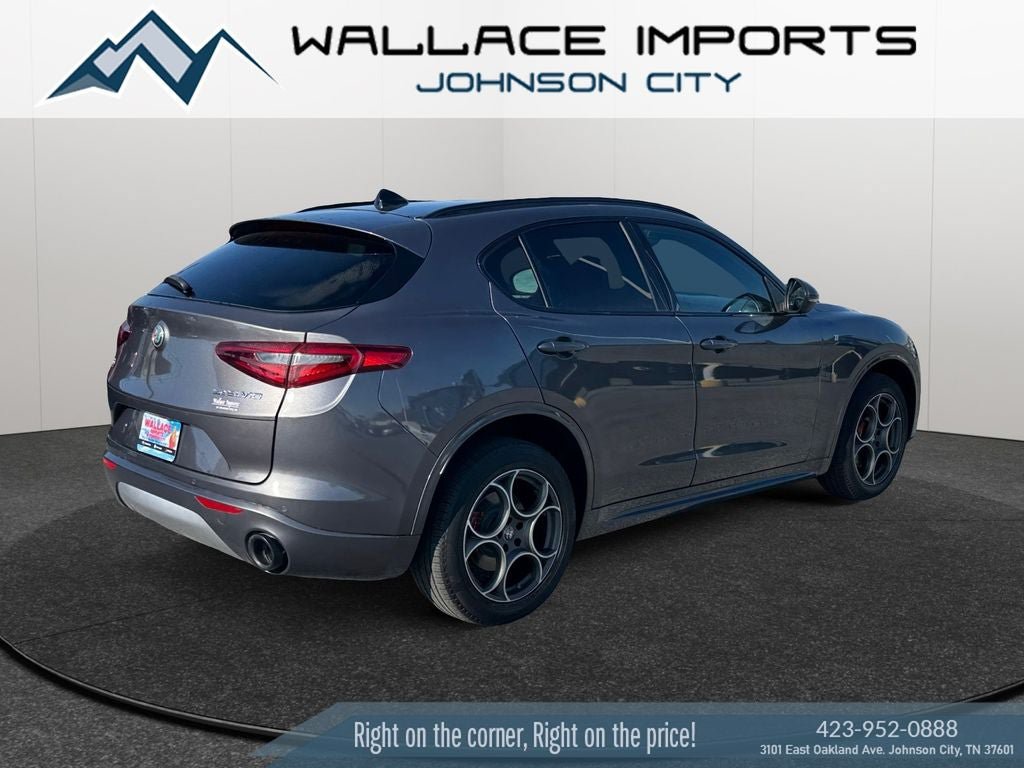 Used 2023 Alfa Romeo Stelvio Ti AWD/4WD image 5
